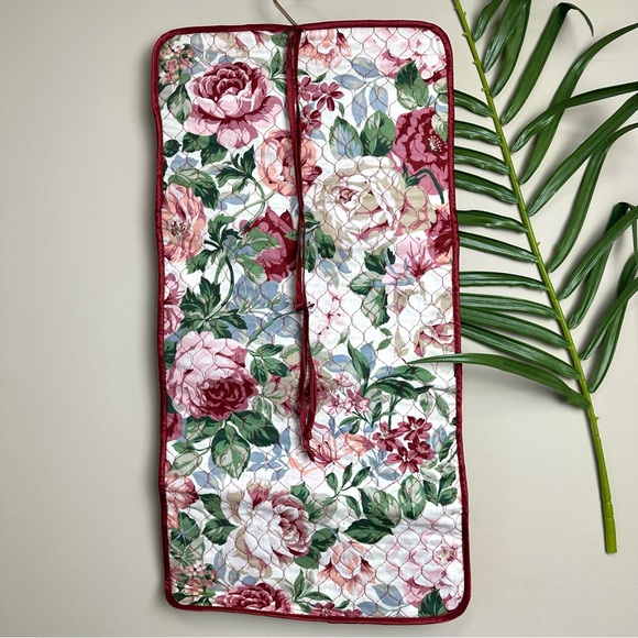 Vintage Floral Makeup Toiletries Hanging Roll Up Travel Organizer - Picture 6 of 6